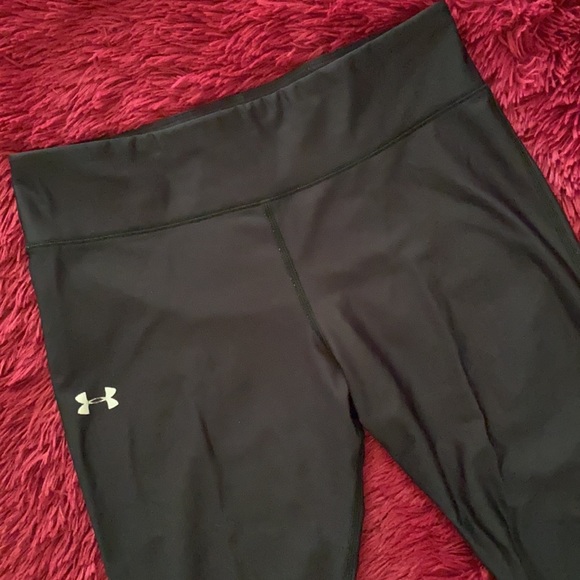 Under Armour compression capris black leggings - Picture 2 of 15